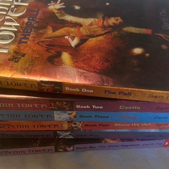 🎉2/$30 Set of 6 Seventh Tower Books 1-6 Series YA Medieval Fantasy Teen Books - Picture 5 of 8